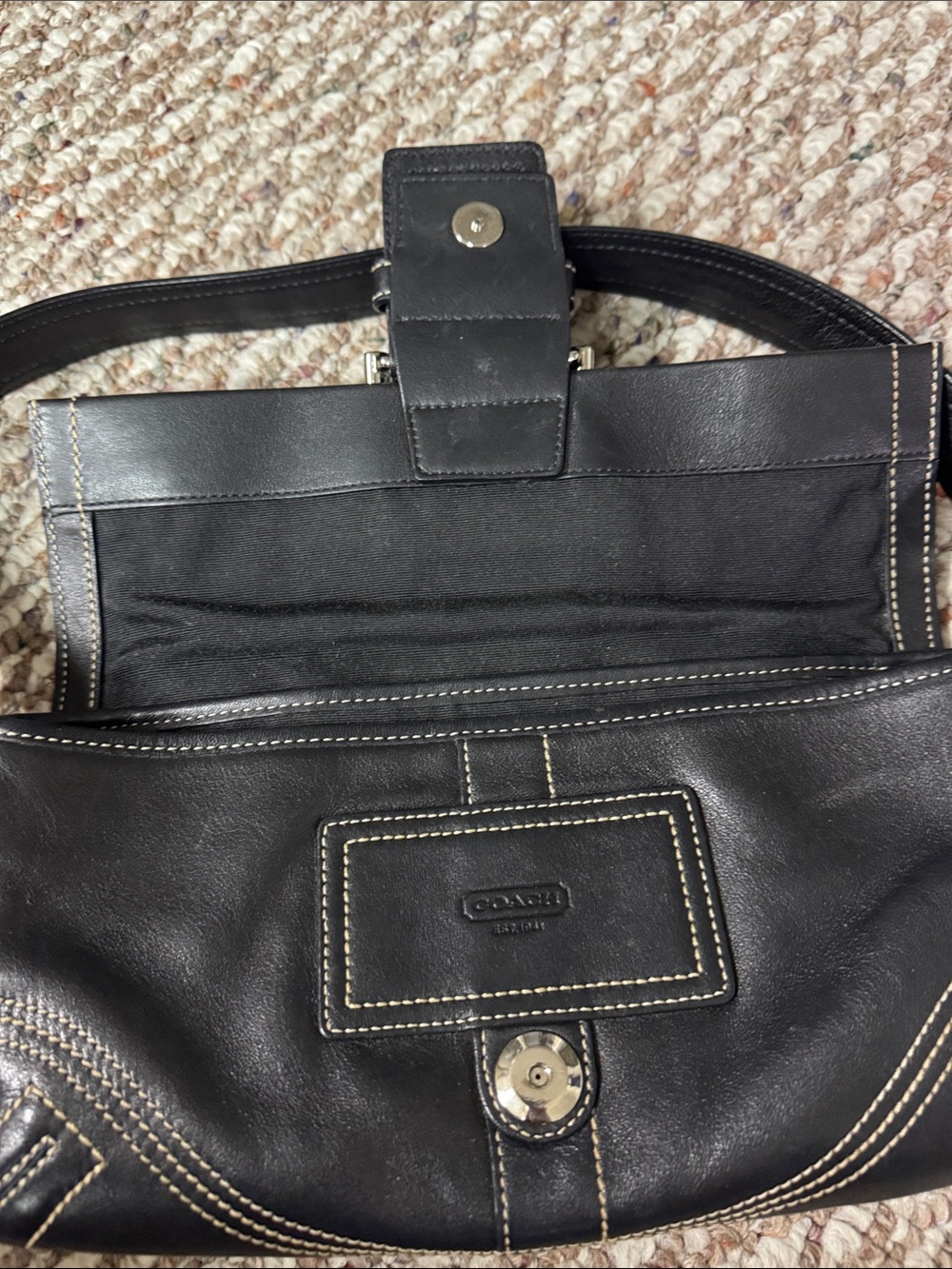COACH Black Leather Shoulder Bag with Contrast Stitching - Picture 3 of 9